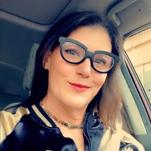 Meet your Posher, Posh